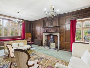 Lounge- click for photo gallery